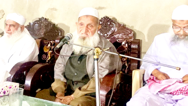 ফটিকছড়িতে জামায়াতের বিরুদ্ধে ‘জিহাদ’ ঘোষণা হেফাজত আমিরের! ধানের শীষের প্রার্থীকে সমর্থন দিয়ে দিলেন বড় বার্তা